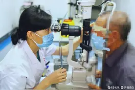 头痛、眼胀、视物模糊，小心青光眼正在一步步“偷”走你的视力图片