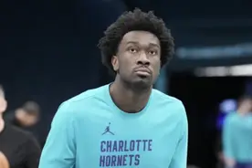 继续补强！湖人送出克内克特和雷迪什，从黄蜂换来马克·威廉姆斯图片