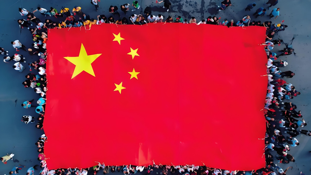 超燃！万人同唱红歌游赛罕，这份国庆仪式感直接拉满！