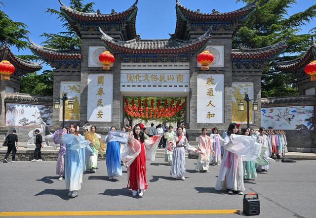 来龙口南山，解锁“五一”假期松弛感！