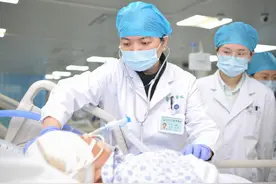 痰栓堵肺无法吸氧，同济医院巧用支气管镜“冷冻”取痰图片