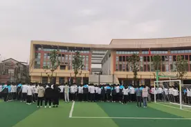 缅怀革命先烈 传承红色基因 | 龙南市各学校团（队）组织开展清明祭英烈系列主题活动图片