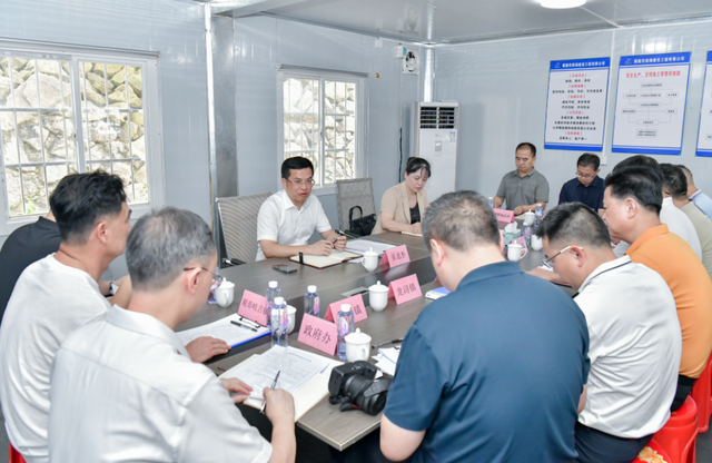 德化县县长吴志朴调研重点项目建设工作