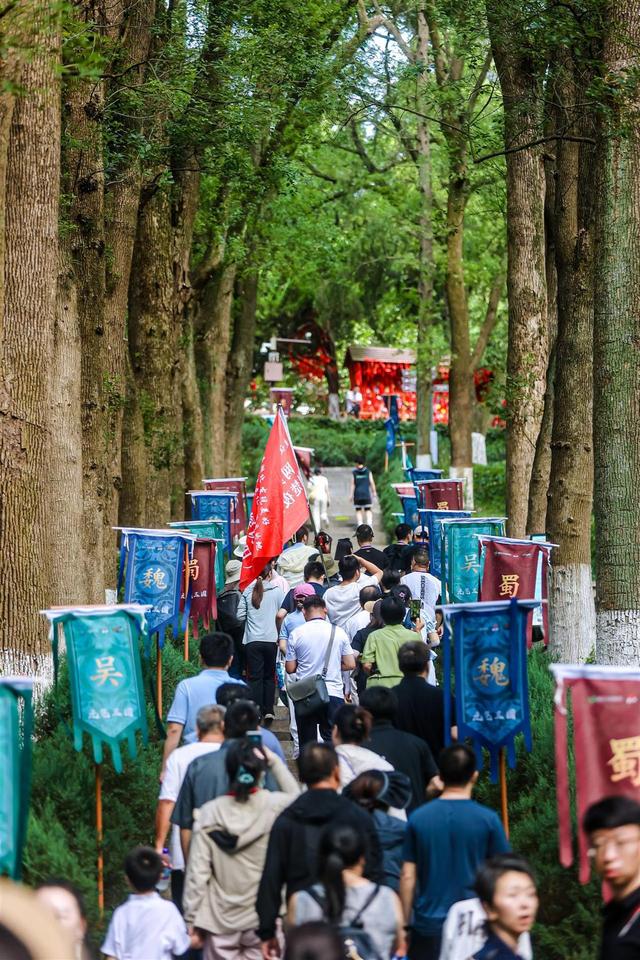 当隆中智韵遇汉江碧波，大V穿越时空探襄阳