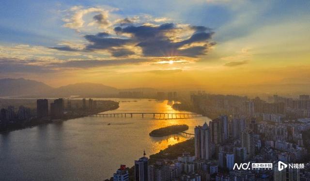 跟着“大文豪导赏天团”，赴约广东旅游文化节