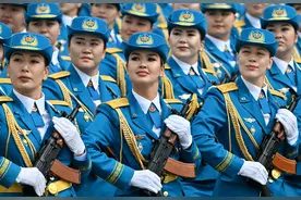 哈萨克斯坦举行阅兵式纪念世界反法西斯战争胜利80周年图片