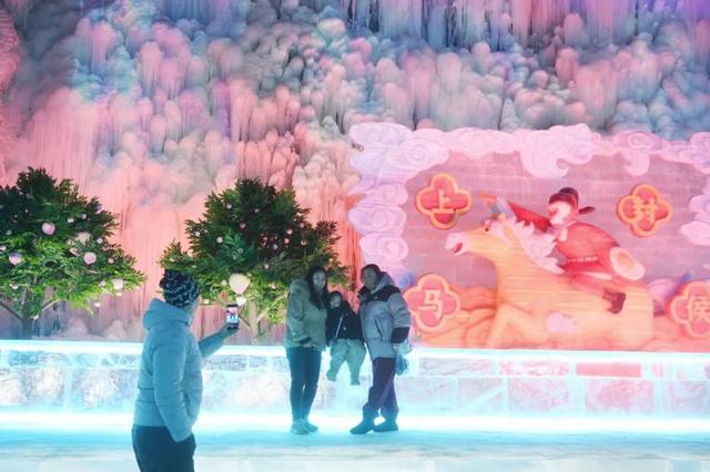 40年之约！龙庆峡冰灯节梦幻升级，“南天门”冰雕震撼亮相