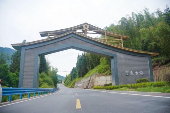 从“交通线”到“文旅线”：雅安雨城区省道104线与望鱼古镇的“双向奔赴”