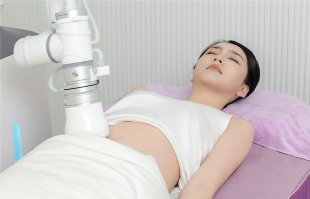 破解人力与标准难题，俏妃云智护机器人开启行业新纪元