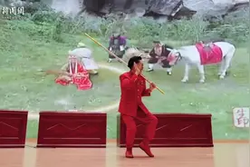 梦回《西游记》！六小龄童耍金箍棒“秒变”孙悟空图片