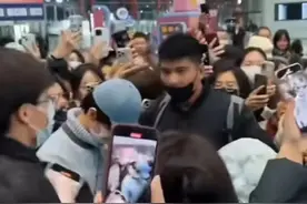 锐评｜明星怒怼吓不倒疯狂“代拍”图片