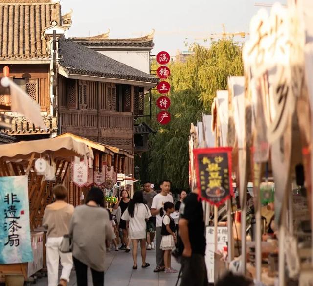 双节加持，东阳旅游“人从众你众从人”！名场面又双叒叕来了→