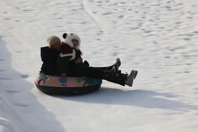 疏勒县：冰雪搭台聚人气 消费升温经济暖