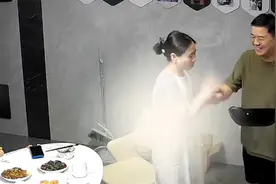 丈夫高情商吐槽妻子做菜不好吃，锅：为啥让我背“黑锅”视频封面