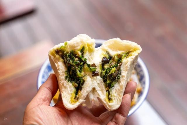 姑苏早点来丨一碗素面，一院金黄