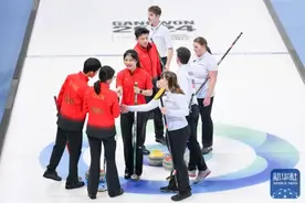 冬青奥会丨冰壶混合团体循环赛：中国队胜美国队图片