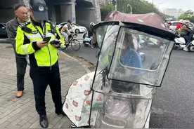 换氙气灯、装遮阳篷，南京交警严查各类改装电动自行车图片