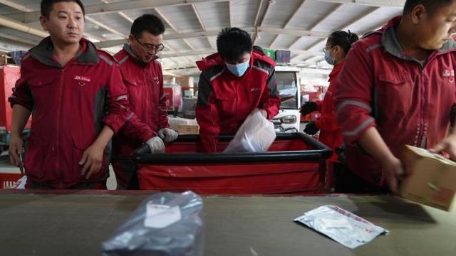 “双十一" 配送忙