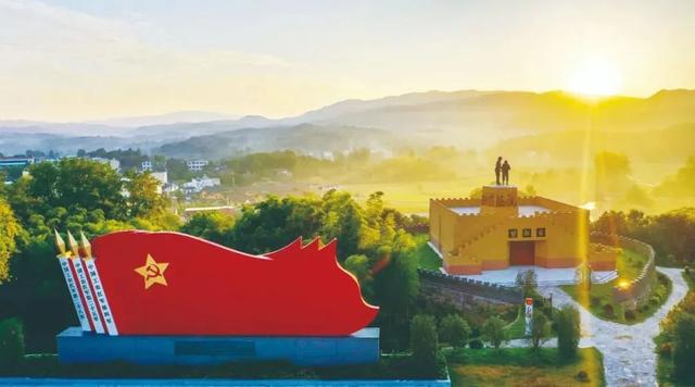 “多巴胺”旅游上新，跟着北北打卡“赤黄红”