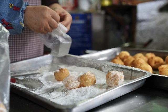 南昌展现促消费新担当：打造老街区烟火气新消费场景，引来人气红了城市