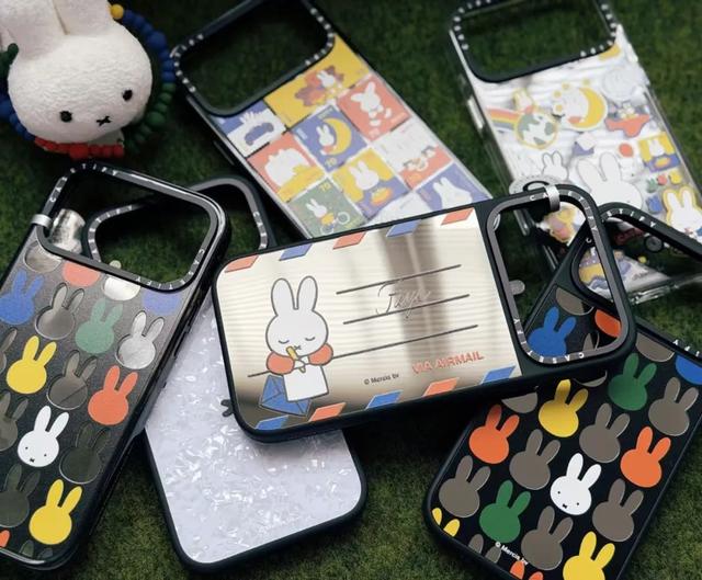 499天价手机壳，杨紫Lisa同款	，一年狂卖36亿