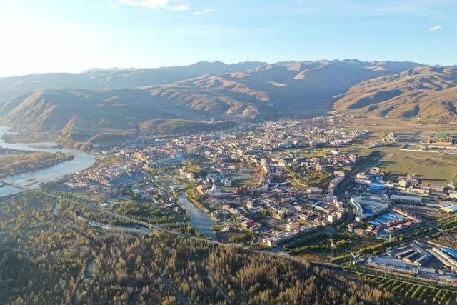 甘孜县的冬天真的太适合慢慢游了！