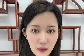 新闻犇一下丨开学持现金报名交费被学校拒收，校方：局里要求的！图片