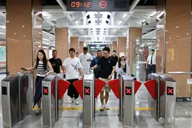 换乘刷码不用再换App！记者体验厦门交通码“一码通乘”第一天图片