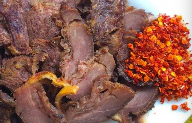 来这个小城看雪泡温泉，美哭了！