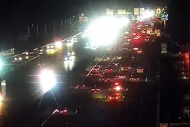 孕妇大出血急需送医 高速交警沿途喊话护航开启“绿色通道”图片