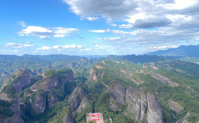 在崀山，看见“生长纹”丨在路上·青椒国庆特辑⑱