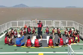 这个“六一”怎么过？四代“老小孩”重温最治愈的童年往事图片