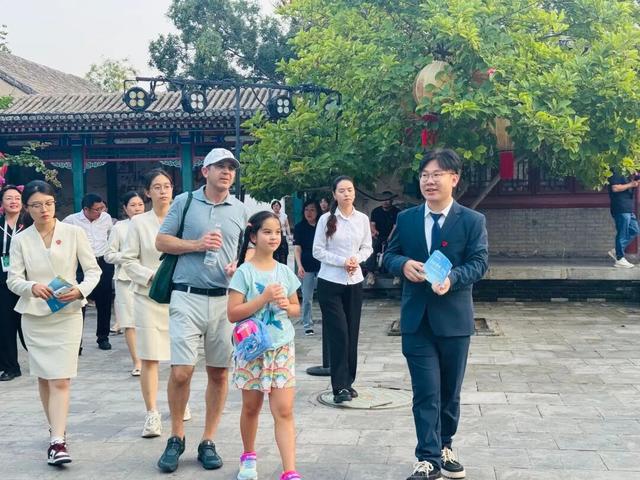 第九届河北省旅发大会石家庄分会场观摩活动走进正定 受邀嘉宾畅游古城 沉浸体验古城古韵