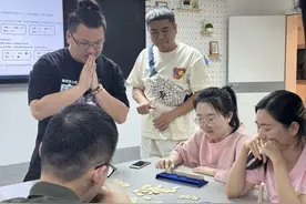 白天上班、晚上上课，深圳青年夜校火出圈图片