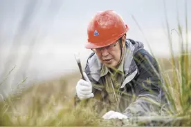 追赶身边“那抹红” ——同行眼中的“青海榜样”获得者潘彤图片