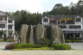 安顺经开区三合苗寨：以文促旅 苗寨散发新活力图片