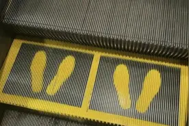 马上评｜纠偏“左行右立”，并排站不必有道德压力图片