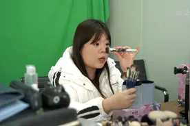 “化妆刷小镇”直播忙图片