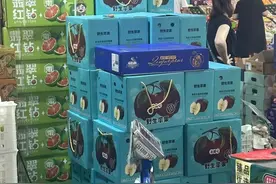 有摊主一天发货500箱石榴，中秋临近，杭州这三样水果卖最火图片