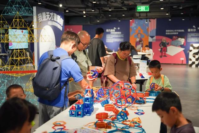 从科学之城到文艺之心，一座松山湖城市地标的周年回响