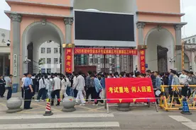 曲靖中考首日：多部门联动护考 9.1万考生赴考图片