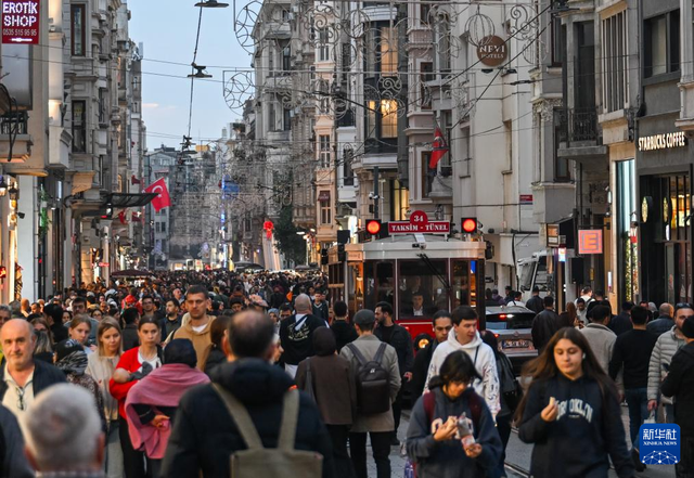 繁华的伊斯坦布尔独立大街