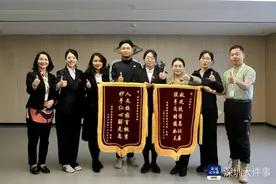 坂田教职工团建突遇呼吸骤停病人，教师团队救回一命！图片