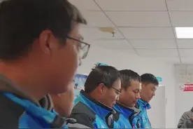 边跑外卖边陪孩子抗癌 济南多位骑手收到蓝基金资助图片