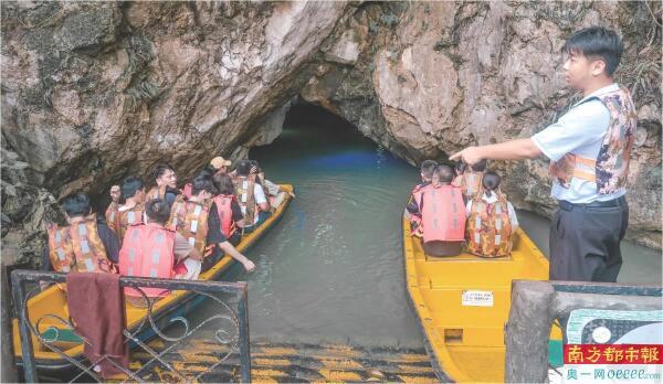 鼎湖山入口高峰期排队超40分钟 七星岩二次收费项目多“性价比低”