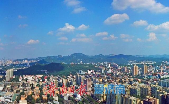 蓝天白云相伴 城市美景入画来