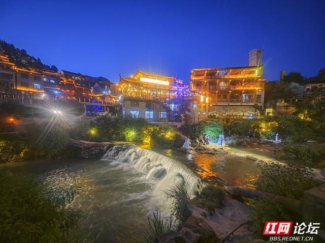 夏日重访芙蓉镇，只为一场沉醉光影的旅程