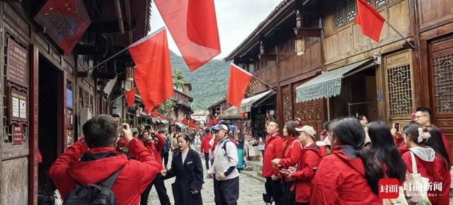 “红色+生态”解锁新玩法 四川旺苍开启“红叶季”文旅盛宴 | 长征路上看四川