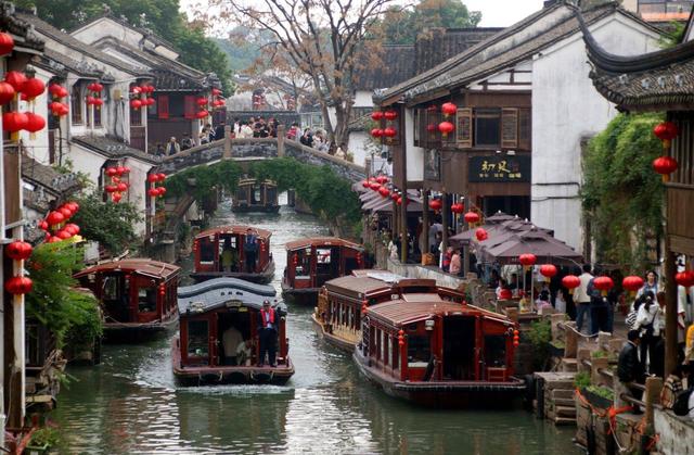 江苏苏州：古街周末人气旺