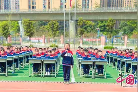 萌娃亮风采，班班展常规 眉山东坡苏洵小学举行一年级课堂常规展示活动图片